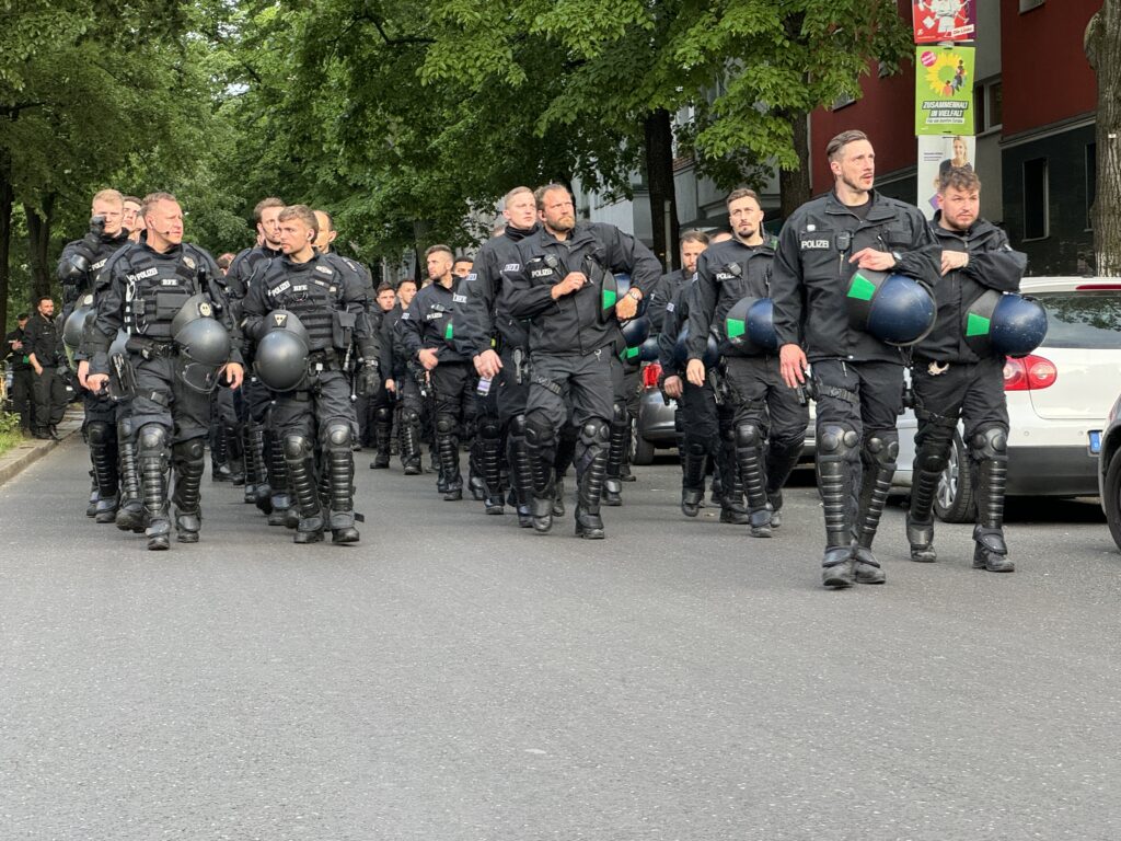 »Fuck you Nazis« – Verfahren gegen junge Ukrainerin eingestellt